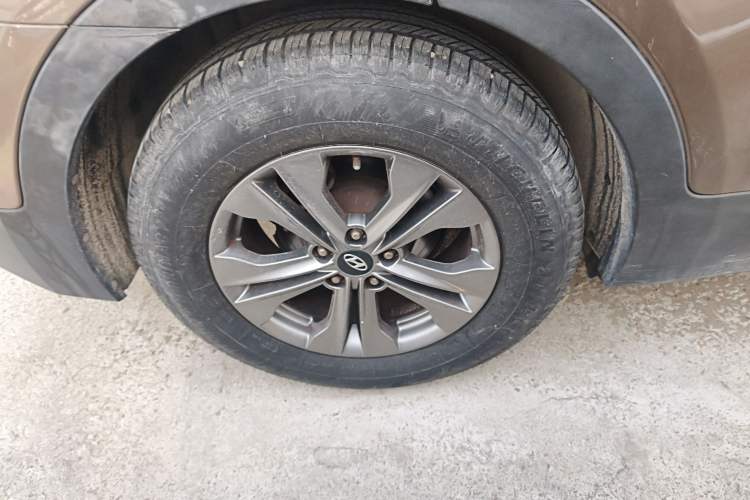 Used Hyundai Santa Fe 2013 2.4L Automatic 2WD Comfort Edition
