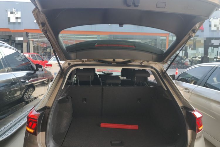 Used Volkswagen T-ROC 2018 230TSI DSG Two-Wheel Drive Fashion Edition China V Standard