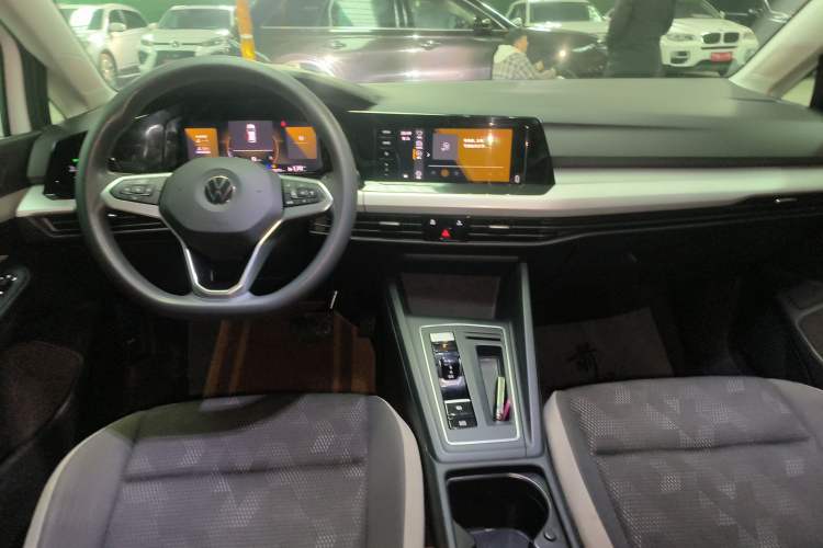 Used Volkswagen Golf 2023 200TSI DSG