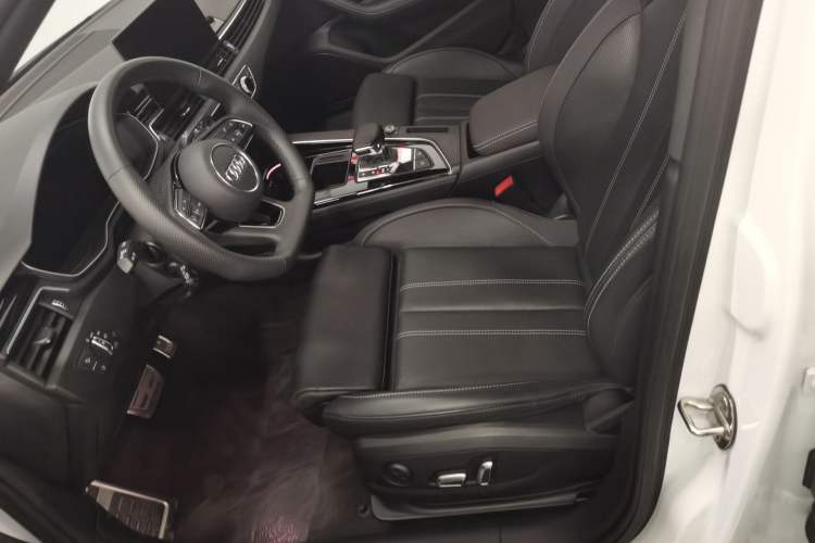 Used Audi A4L 2024 40 TFSI Luxury Dynamic Edition