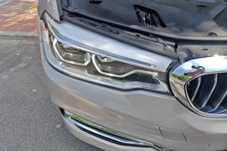 Used BMW 5 Series 2018 Facelifted 530Li Luxury Edition Premium Package
