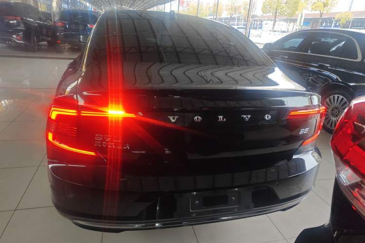 Used Volvo S90 2024 B5 Zhiyuan Luxury Edition
