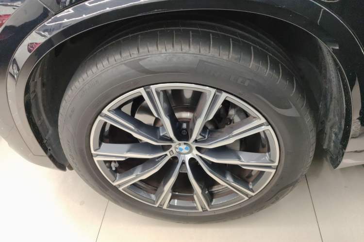 Used BMW X5 2022 xDrive 30Li Luxury M Sport Package
