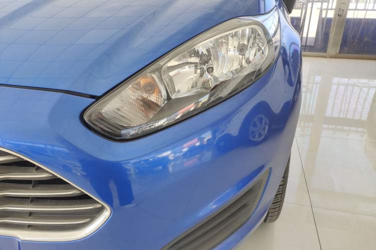 Used Ford Fiesta 2013 Hatchback 1.5L Manual Fashion Edition
