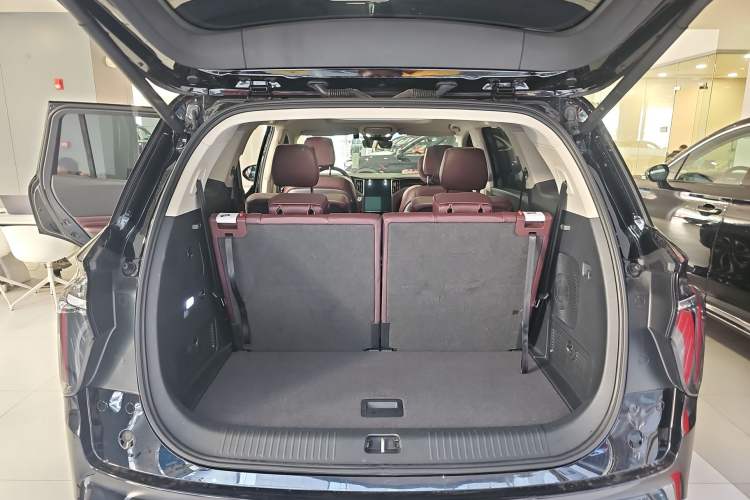 Used Hongqi HS7 PHEV 2024 2.0T PHEV Four-Wheel Drive Flagship Edition 6 Seats
