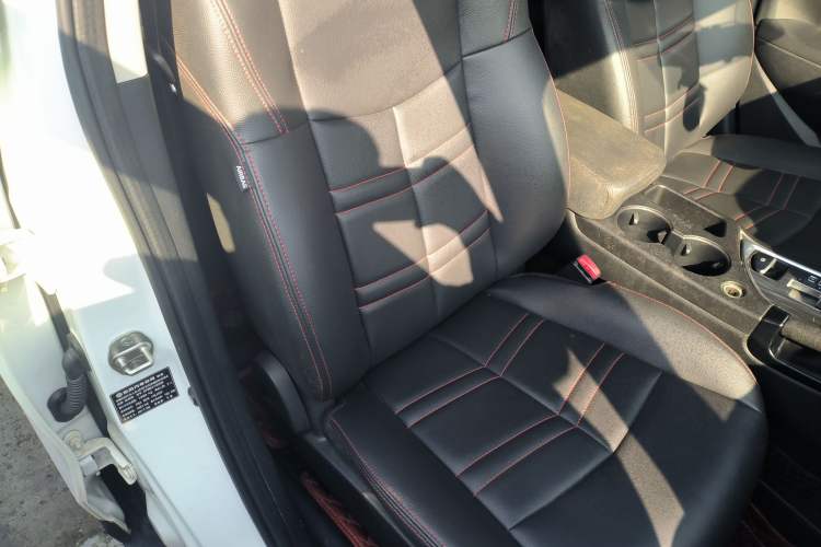 Used Dongfeng Aeolus AX7 2016 2.0L Automatic Zhiyi Trim