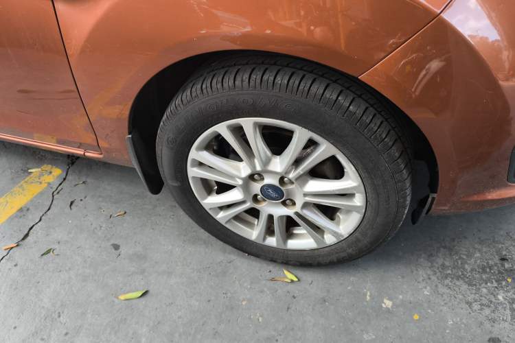 Used Ford Fiesta 2013 Hatchback 1.5L Automatic Fashion Edition
