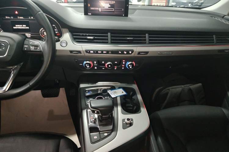 Used Audi Q7 2016 40 TFSI Comfort Model
