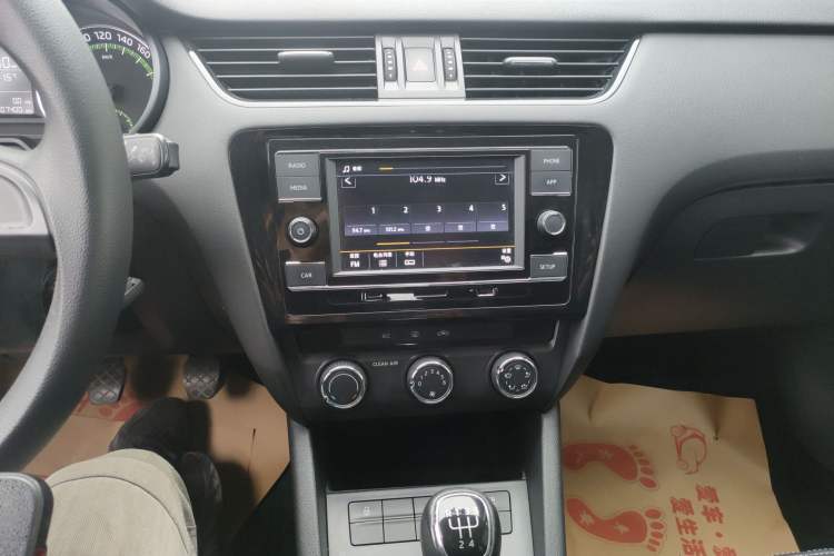 Used Skoda Octavia 2018 1.6L Manual Standard Edition