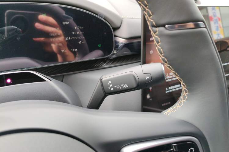 Used Zeekr 7X 2025 100 kWh Long-Range Rear-Wheel Drive with Intelligent Driving Features
