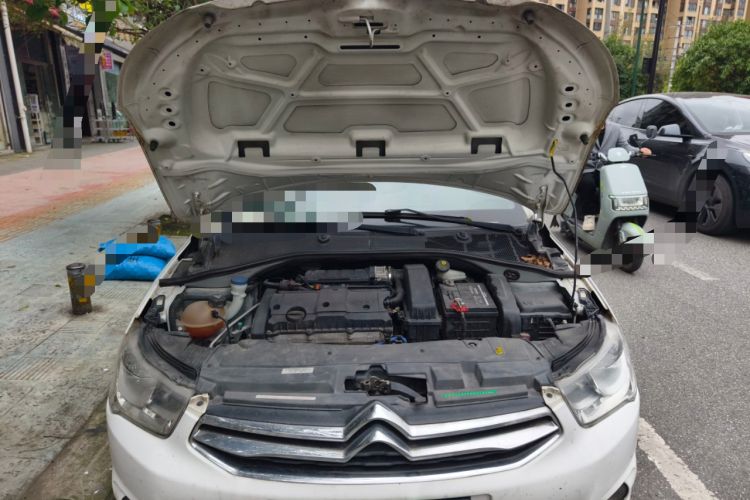 Used Citroen Elysee 2015 Zhishang Edition 1.6L Manual Fashion Model
