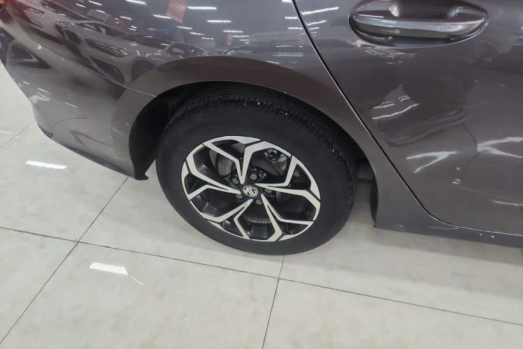 Used MG 5 2021 Revised Version 180 DVVT CVT Youth Luxury Edition
