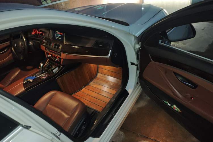 Used BMW 5 Series 2017 525Li Leading Model