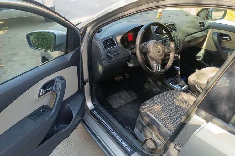 Used Volkswagen Polo 2012 1.6L Cross Polo Automatic Transmission