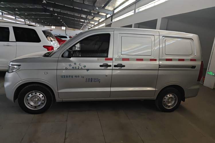 Used Wuling Hongguang V 2021 1.5L Jingqu Edition Enclosed-Window Vehicle LAR
