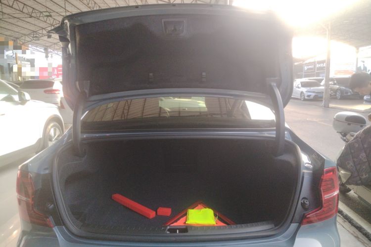 Used Volvo S60 2023 B4 Zhiyi Luxury Edition
