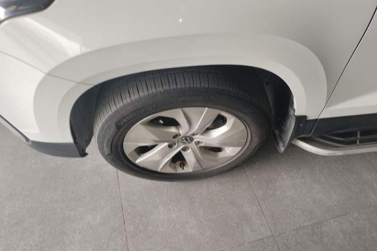 Used Volkswagen Tharu 2023 300TSI Two-Wheel-Drive Crescent Edition