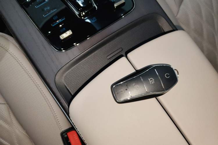 Used BYD Han 2025 EV with 701 km of Laser Radar-Enabled Intelligent Driving
