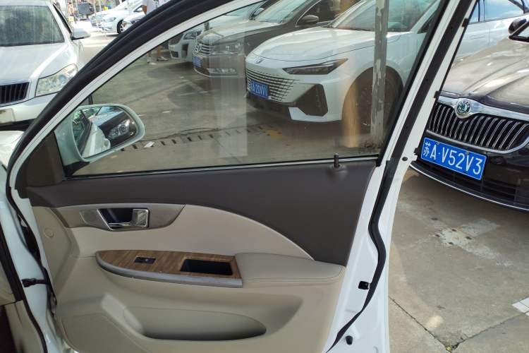 Used Buick Excelle 2015 1.5L Automatic Classic Model
