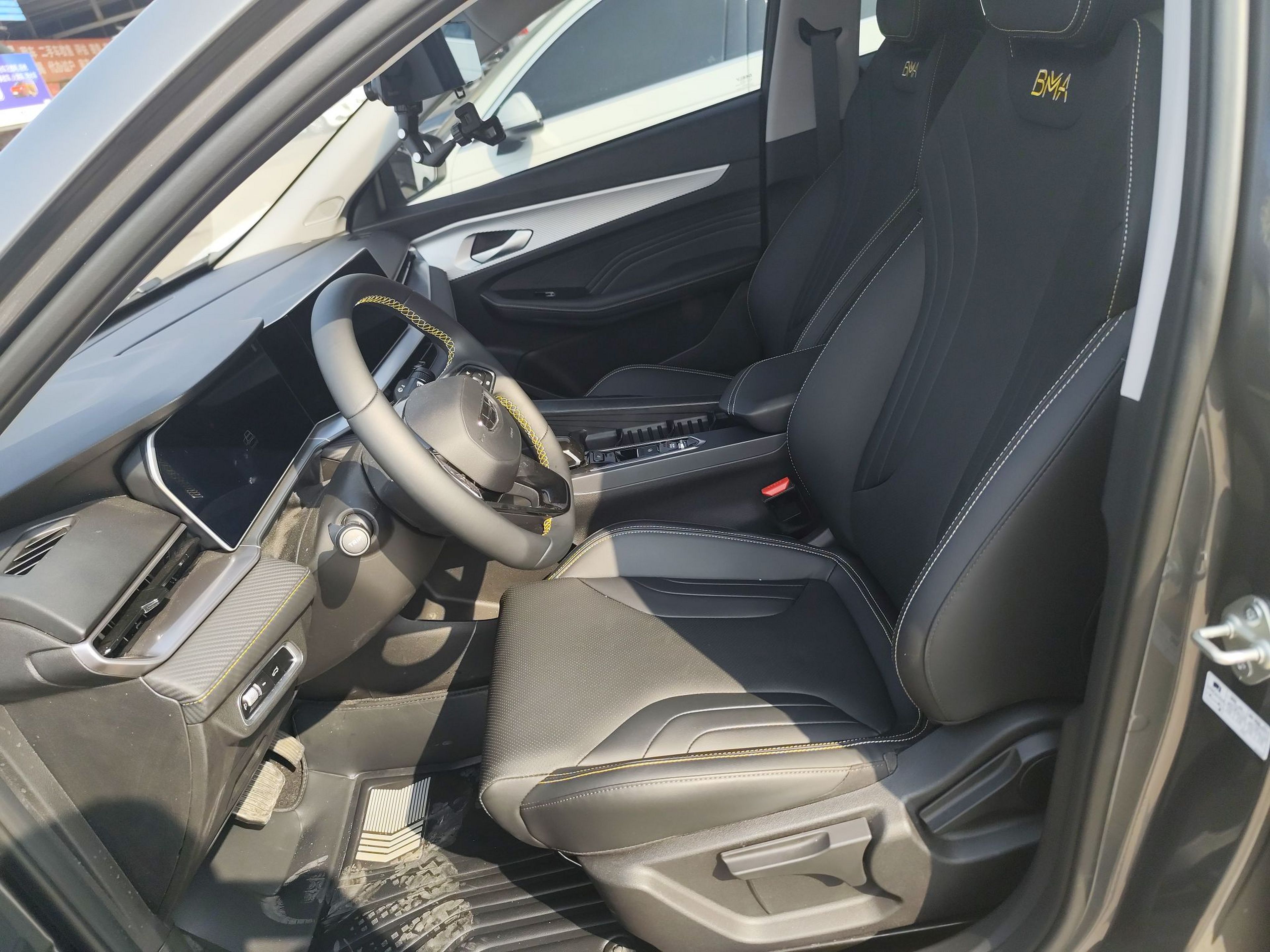 Переднее сиденье в автомобиле