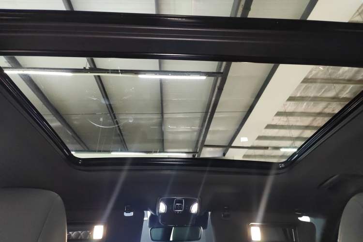 Used GAC Trumpchi GS8 2022 Double-Energy Series 2.0TM Two-Wheel Drive Prestige Edition (6 Seats)
