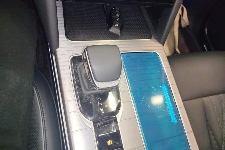 Used Hongqi HS7 PHEV 2024 2.0T PHEV Four-Wheel Drive Flagship Edition 6 Seats
