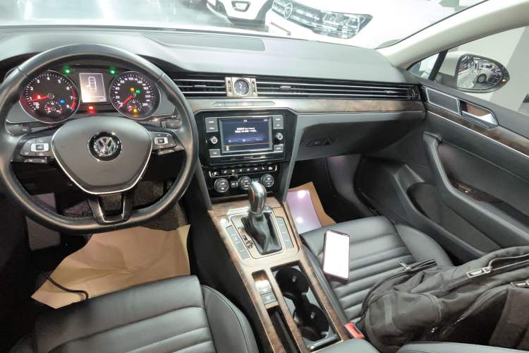 Used Volkswagen Magotan 2018 Facelift 330TSI DSG Luxury Model