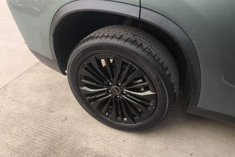 Used  Lingyun 2024 300T Two-Wheel Drive Starlight Edition
