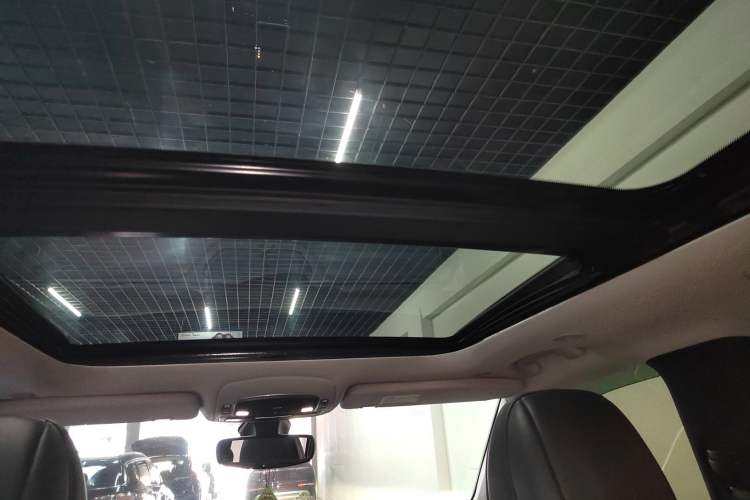 Used  Grand Commander 2018 2.0T Two-Wheel Drive Enjoy Edition China V