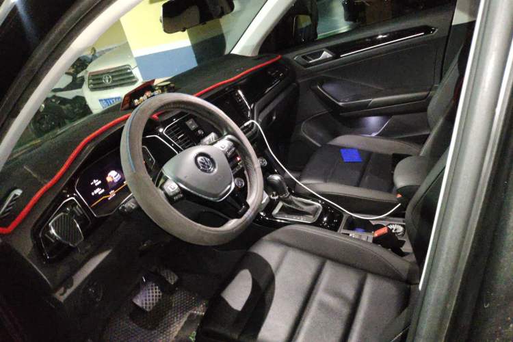 Used Volkswagen T-ROC 2020 280TSI DSG Two-Wheel Drive Comfort Version
