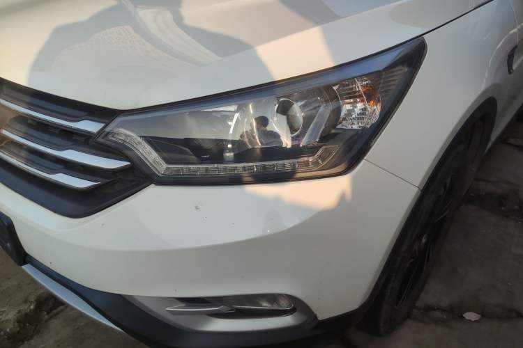 Used Dongfeng Aeolus AX7 2016 2.0L Automatic Zhiyi Trim
