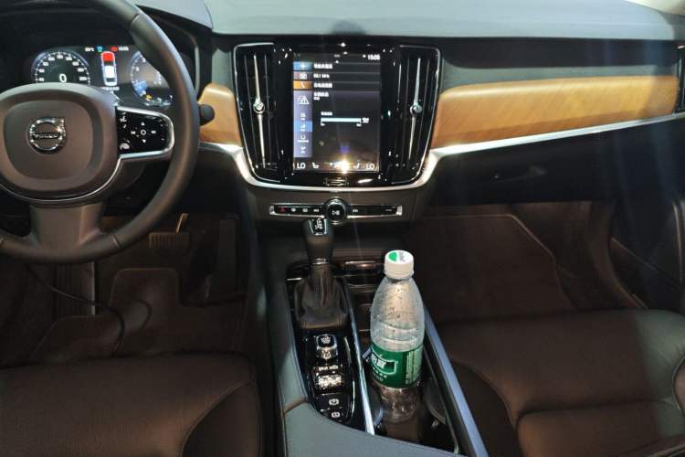 Used Volvo S90 2020 T5 Zhiyi Luxury Edition
