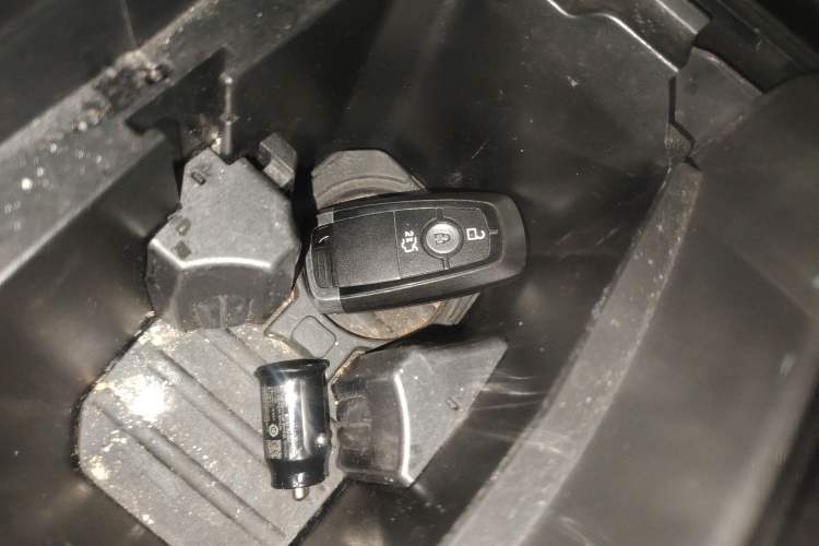 Used Ford Edge 2018 Facelifted EcoBoost 245 Two-Wheel-Drive Platinum Edition 5 Seats China V Emission Standard
