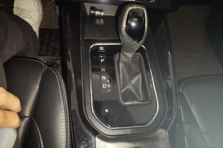 Used Dongfeng Fengon S560 2018 1.8L CVT Urban Model 5 Seats