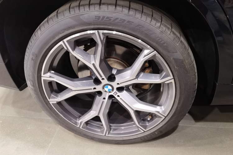 Used BMW X5 2022 xDrive 40Li M Sport Package