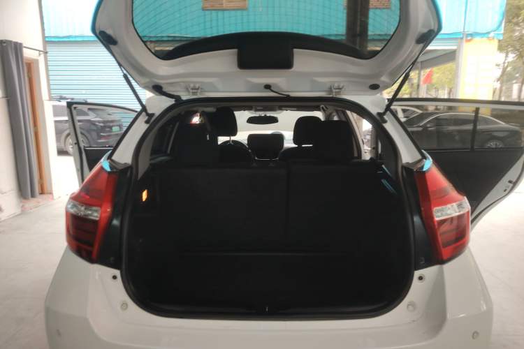 Used Toyota YARiS L 2019 1.5E CVT Dynamic Edition China VI compliant
