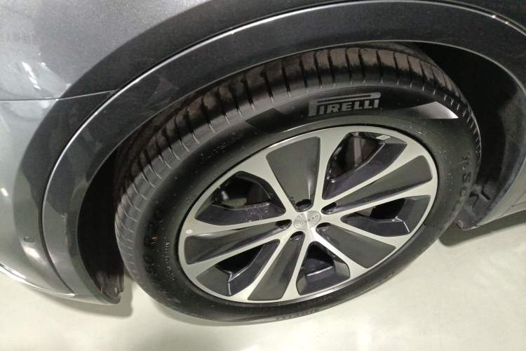 Used Hima Luxeed R7 2024 All-Electric 802 km Max