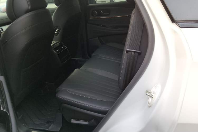 Used Chery Tiggo 9 2025 2.0T Dual-Clutch Two-Wheel Drive Luxury Edition 7 Seats
