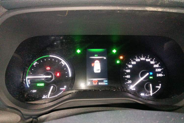 Used Toyota Sienna 2023 2.5L Hybrid Deluxe Edition
