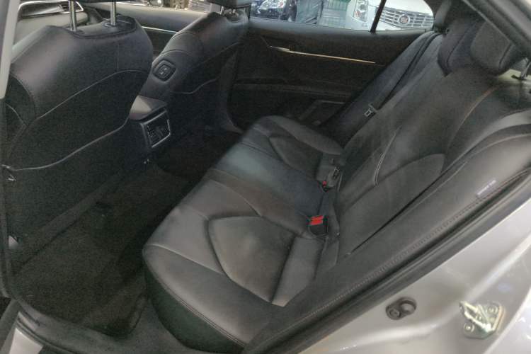 Used Toyota Camry 2021 2.0G Luxury Edition
