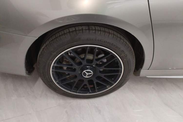 Used Mercedes-Benz E-Class 2021 Restyled E 300 L Sporty and Stylish Edition
