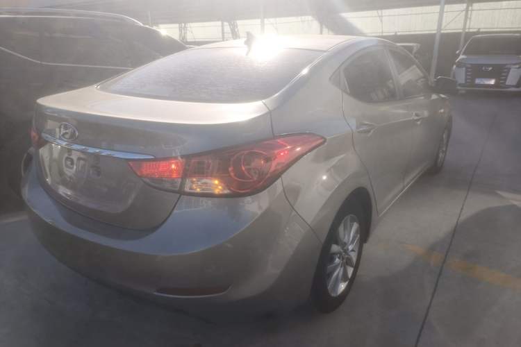 Used Hyundai Elantra 2015 1.6L Manual Fashion Edition
