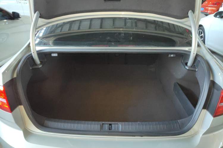 Used Volkswagen Magotan 2019 330TSI DSG Leading Edition China V Standard
