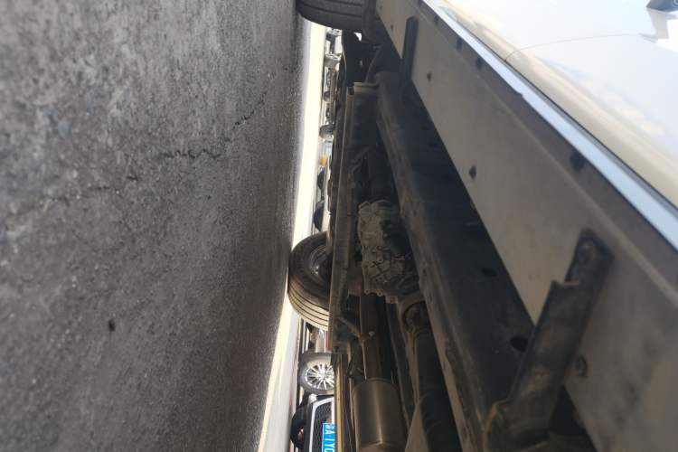 Used Changan Lantop 2023 2.0T Manual 4x4 Diesel Flagship Long-Box Version
