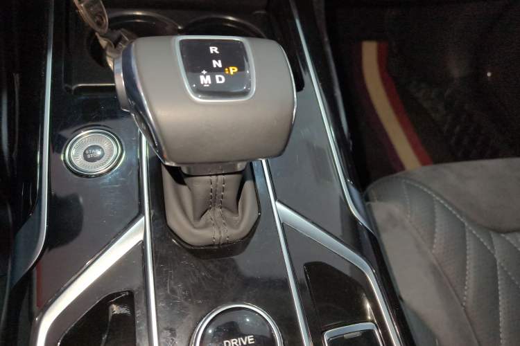 Used Hongqi HS5 2022 Revised Version 2.0T Smart Connect Flagship Edition