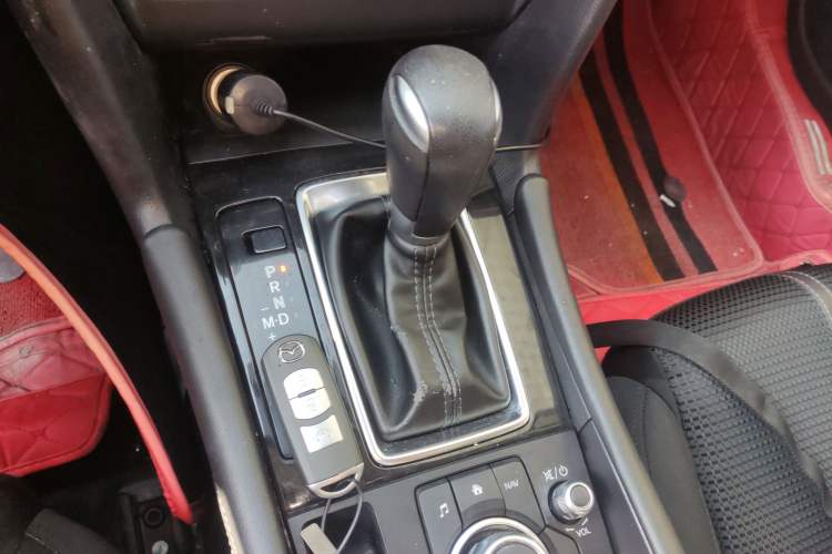 Used Mazda Mazda 3 Axela 2017 Sedan 1.5L Automatic Luxury Model Emission Standard China V
