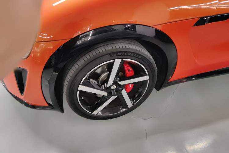 Used  YU7 2025 Ultra-Long Range High-Performance All-Wheel-Drive Max Edition