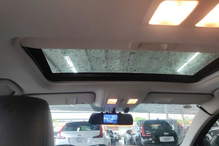 Used Mazda Atenza 2015 2.0L Blue Sky Luxury Edition
