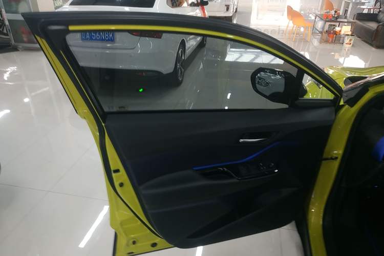 Used Toyota C-HR 2020 2.0L Leading Edition
