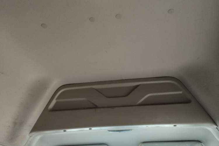 Used Ford Transit 2017 2.0T Diesel Multi-Function Commercial Vehicle Mid-Drive Mid-Roof China V Standard